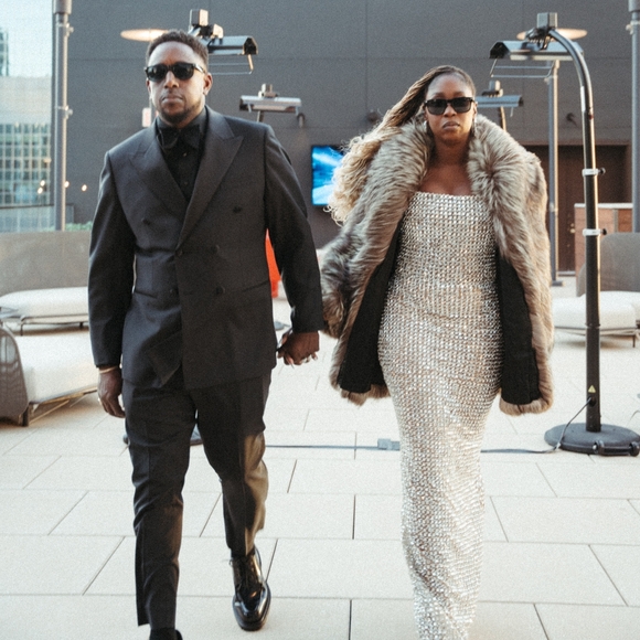 Silver Fox fur Saga Fox coat - Picture 11 of 12